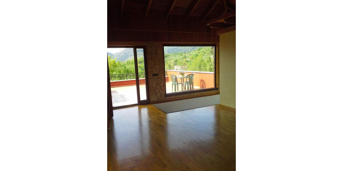 Einfamilienhaus Berlin Friedrichshain-Kreuzberg - 5 Zimmer, 148 m&sup2;, 320.000&euro; | Angebot:27021416