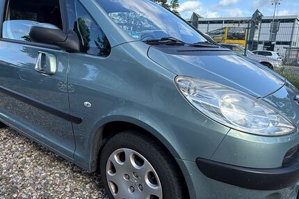 Peugeot 1007 127.740 km 2.450 &euro; Berlin 13597
