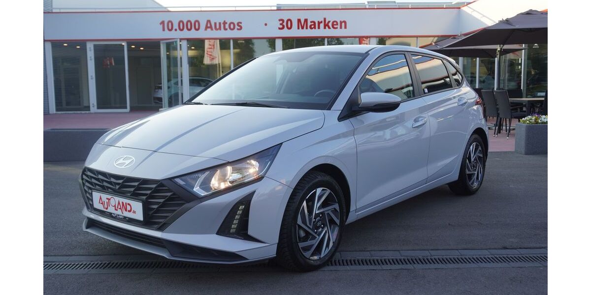 Hyundai i20 4.956 km 17.990 &euro; Hoppegarten OT Hönow 15366