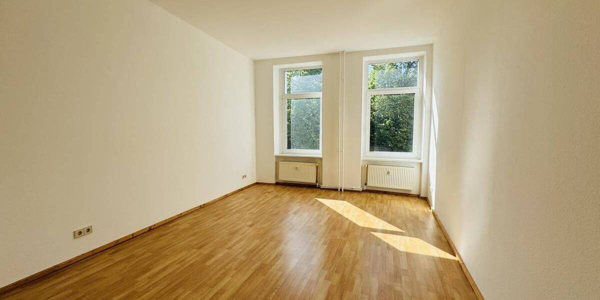 Bezugsfreie Altbauwohnung mit Balkon zum ruhigen Innenhof nahe S-Bhf Adlershof! 2 zimmer