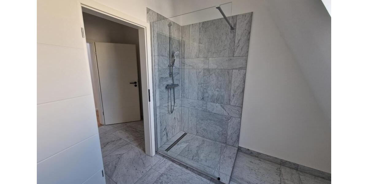 Dachgeschoßwohnung Berlin Mitte - 4 Zimmer, 122 m&sup2;, 2.001&euro; | Angebot:23317054