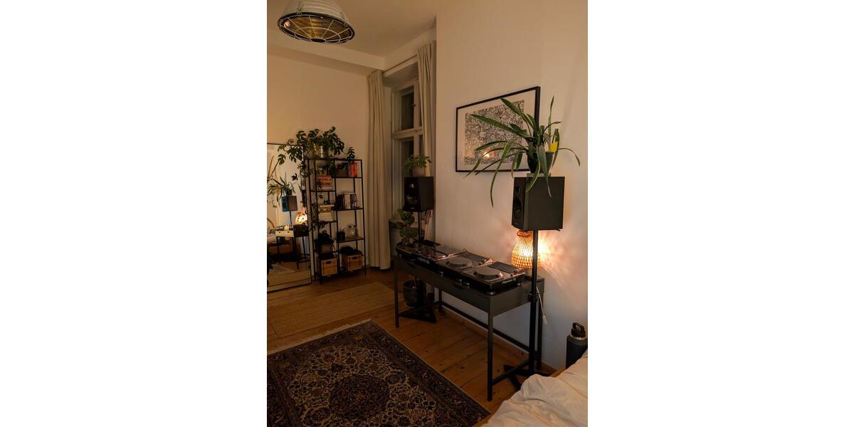 Etagenwohnung Berlin Pankow - 5 Zimmer, 150 m&sup2;, 700&euro; | Angebot:26213319