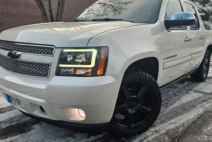 Chevrolet Suburban 260.123 km 19.999 &euro; Potsdam 14473