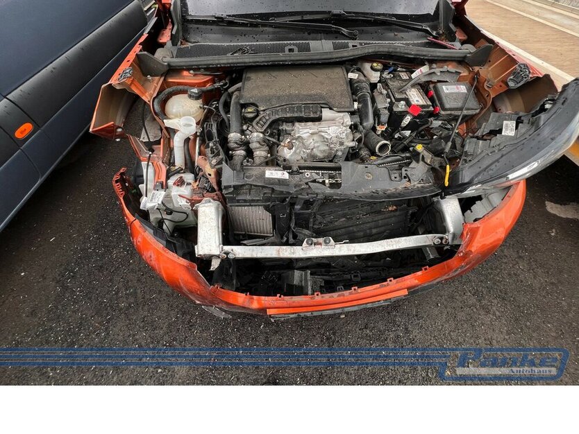 Peugeot 2008 1.2 PureTech 100 Active Pack*Unfall* 21.200 km 6.380 € Berlin 13187