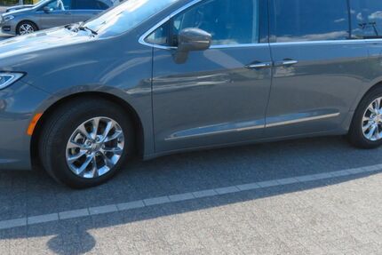 Chrysler Pacifica 67.500 km 33.000 &euro; Berlin 13435