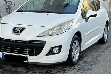 Peugeot 207 106.300 km 2.900 &euro; Berlin 12057