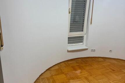 Wohnung Berlin Tempelhof-Schöneberg - 2 Zimmer, 63 m&sup2;, 800&euro; | Angebot:27688401