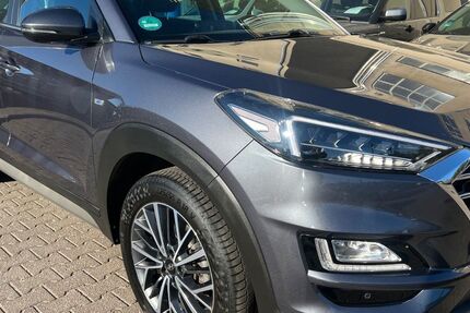 Hyundai TUCSON 102.000 km 15.390 &euro; Berlin 13581