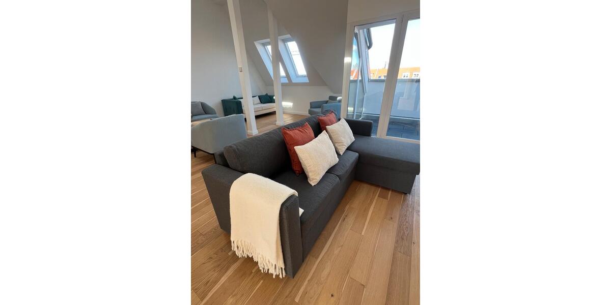 Dachgeschoßwohnung Berlin Mitte - 3.5 Zimmer, 155 m&sup2;, 2.850&euro; | Angebot:25904194