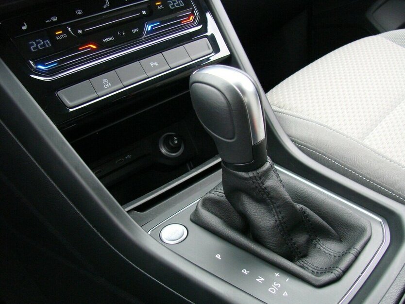 VW Touran 1.5TSi Comfortline 7-Sitzer ACC Navi Kamera 23.085 km 30.980 € Falkensee 14612