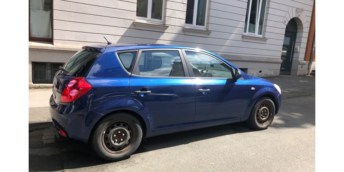 Kia Ceed 126.000 km 3.099 &euro; Berlin 10178