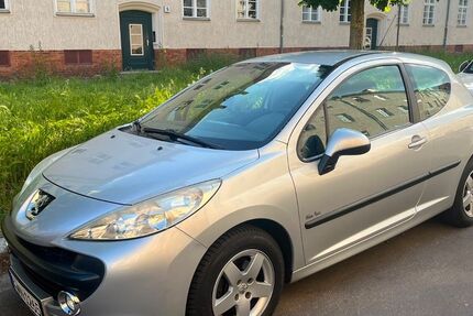 Peugeot 207 91.000 km 1.999 &euro; Berlin 13599