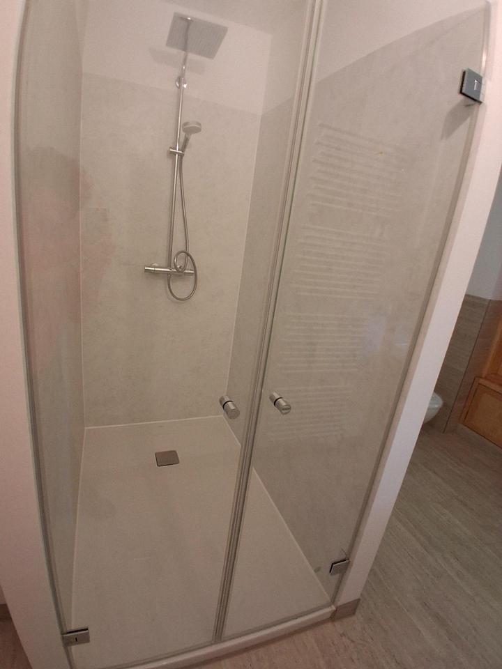 Schöne neu errichtete 3 bis 4 Zimmer-Dachgeschosswohnung mit geh. Innenausstattung und Dachterrasse zimmer