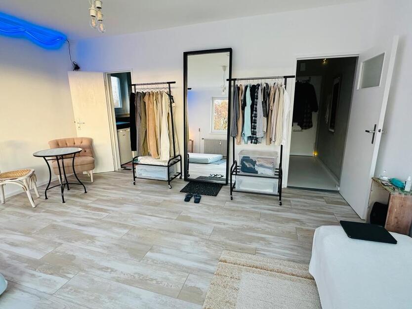 KANALBLICK 37m2 letzte Etage mit Balkon zimmer