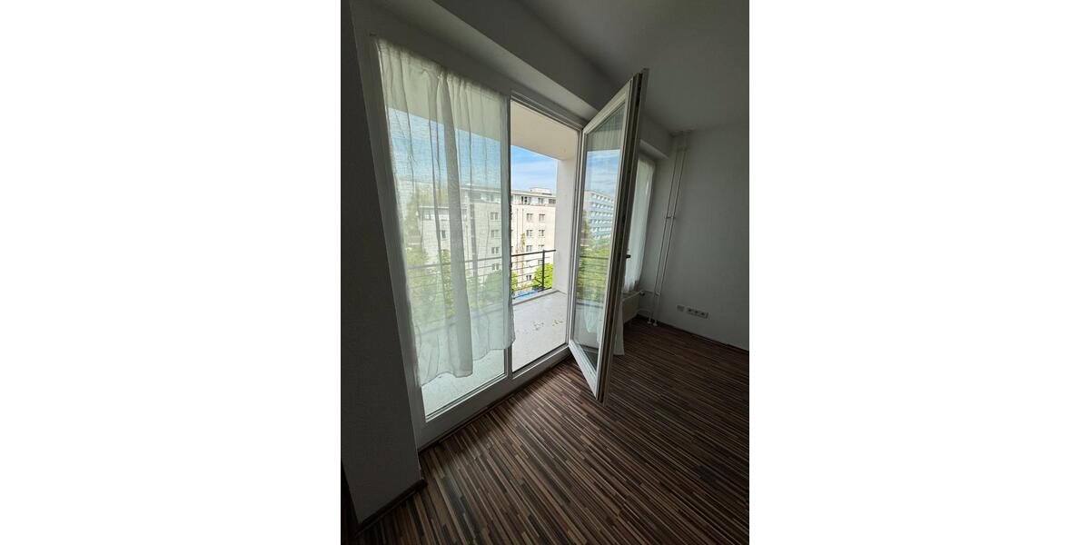 Etagenwohnung Berlin Reinickendorf - 2 Zimmer, 64 m&sup2;, 1.380&euro; | Angebot:26621043
