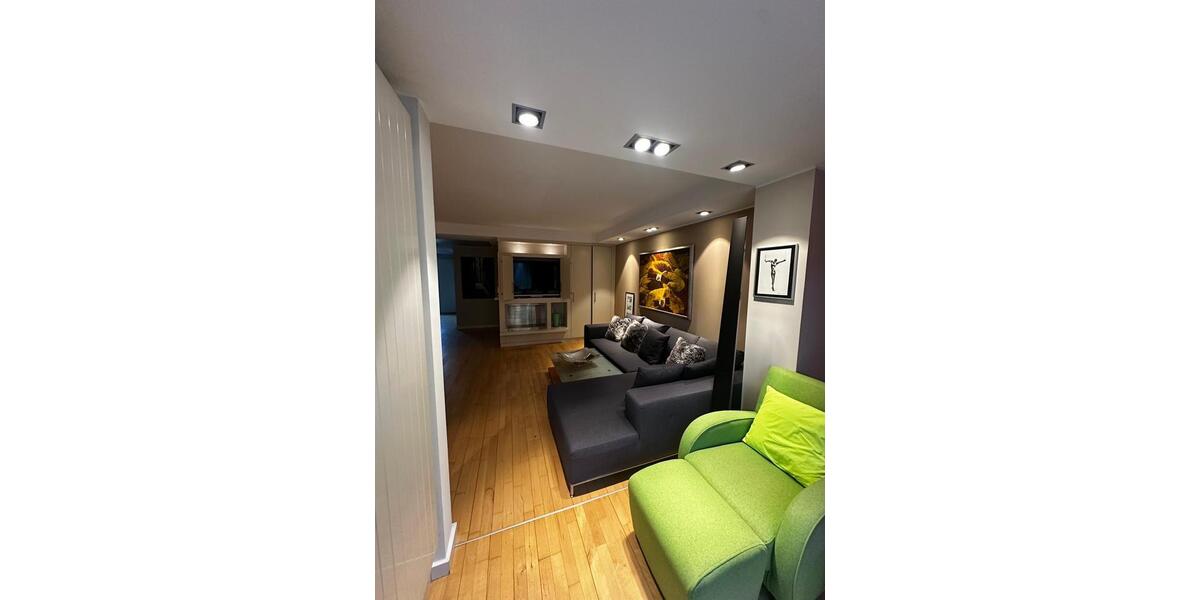 Doppelhaushälfte Wandlitz - 6 Zimmer, 300 m&sup2;, 2.000&euro; | Angebot:25720243