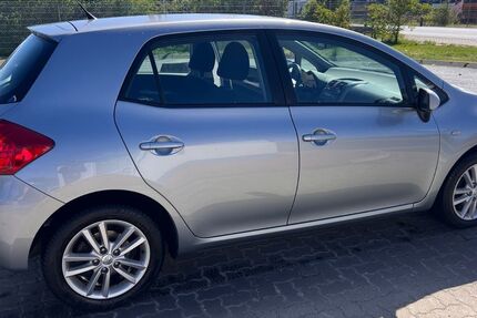 Toyota Auris 111.000 km 5.300 &euro; Königs Wusterhausen 15711