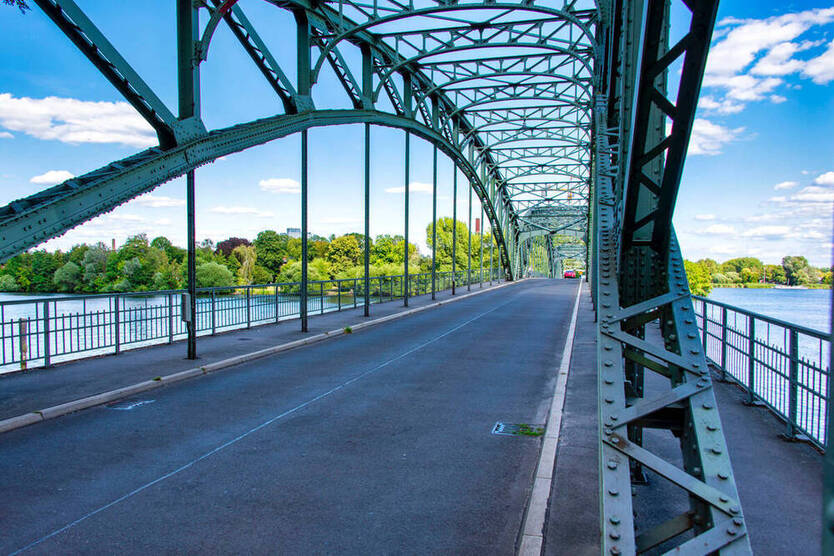 Erfolgs-Location für Ihr Business: Hochwertige GEWERBE-Flächen mit TOP-Ausstattung auf Eiswerder