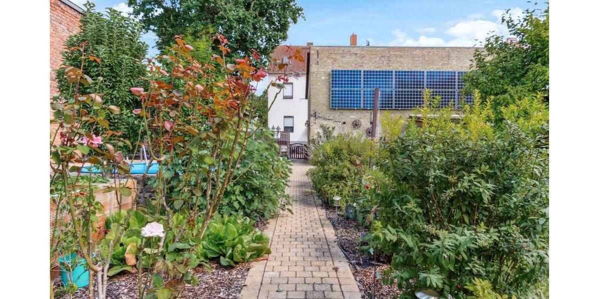 Großzügiges Stadthaus mit Gartenidylle & Pool - Raum für Familie und Generationen 9 zimmer