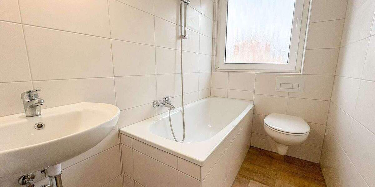 Etagenwohnung Berlin Borsigwalde - 3 Zimmer, 83 m&sup2;, 1.550&euro; | Angebot:25779082