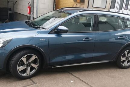 Ford Focus 61.000 km 15.900 &euro; Berlin 10318