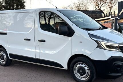 Renault Trafic 51.655 km 13.990 € BERLIN 13127