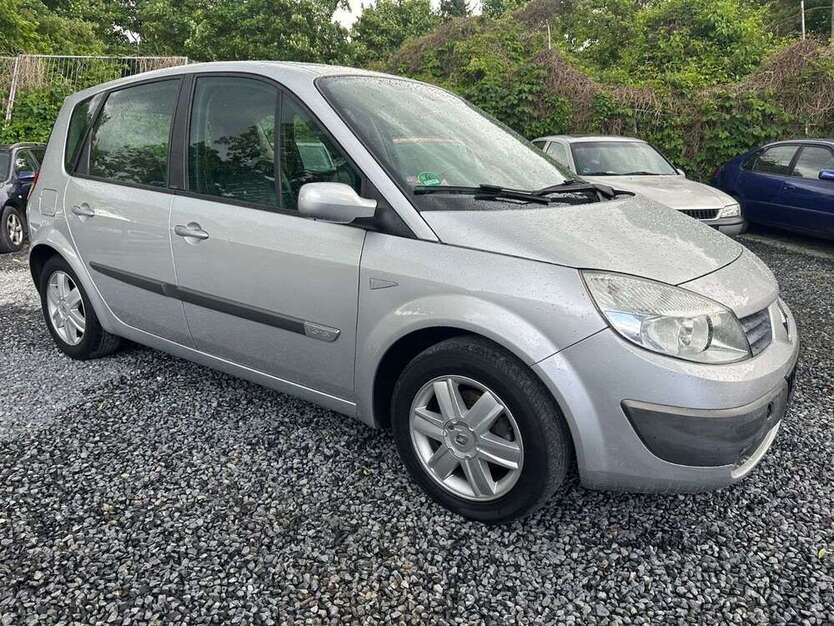 Renault Scenic 148.000 km 2.800 € Berlin 12109