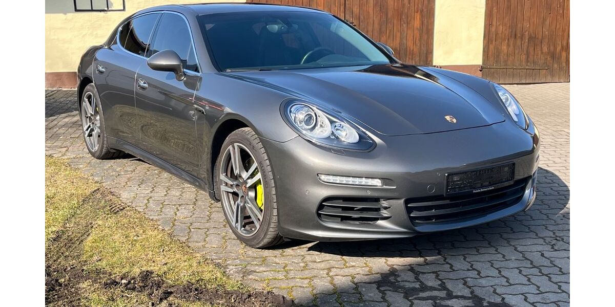 Porsche Panamera 138.566 km 25.900 &euro; Berlin 13503