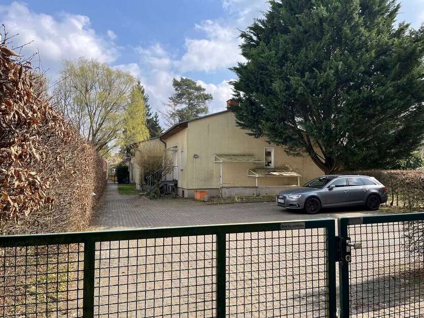 Leerstehendes Reihenendhaus: 100m² groß + ruhig im Grünen gelegen, Falkensee, nahe Potsdam + Berlin 4 zimmer