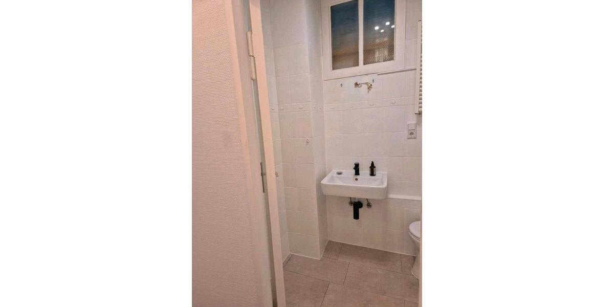 Erdgeschoßwohnung Berlin Charlottenburg-Wilmersdorf - 1 Zimmer, 32 m&sup2;, 750&euro; | Angebot:25968258