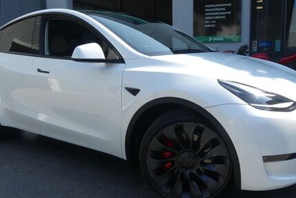Tesla Model 3 33.249 km 36.800 &euro; Berlin 13156
