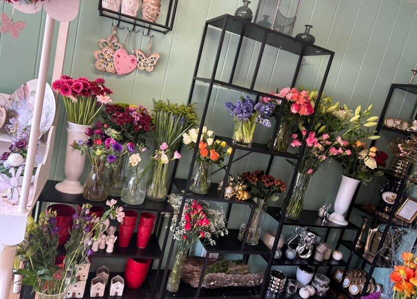 Blumengeschäft am Friedhof zu verkaufen
