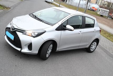 Toyota Yaris 118.590 km 9.900 &euro; Berlin 12051