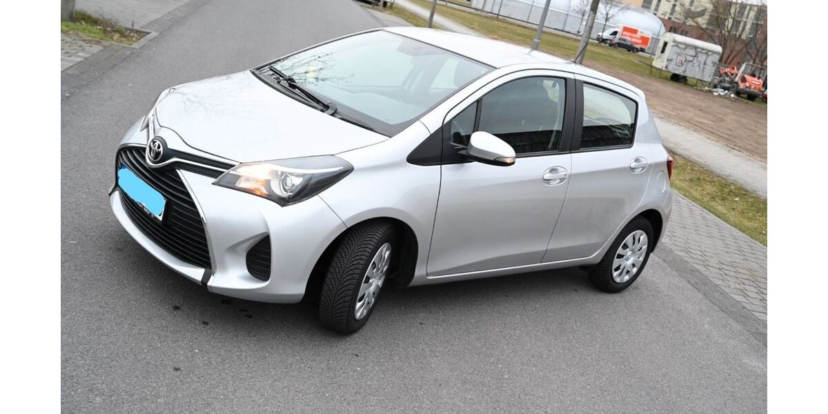 Toyota Yaris 118.590 km 9.900 &euro; Berlin 12051