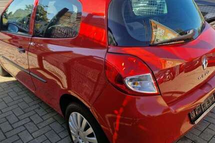 Renault Clio 139.000 km 2.499 € Berlin 13086
