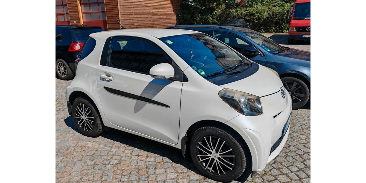 Toyota IQ 80.000 km 4.800 &euro; Berlin 13581