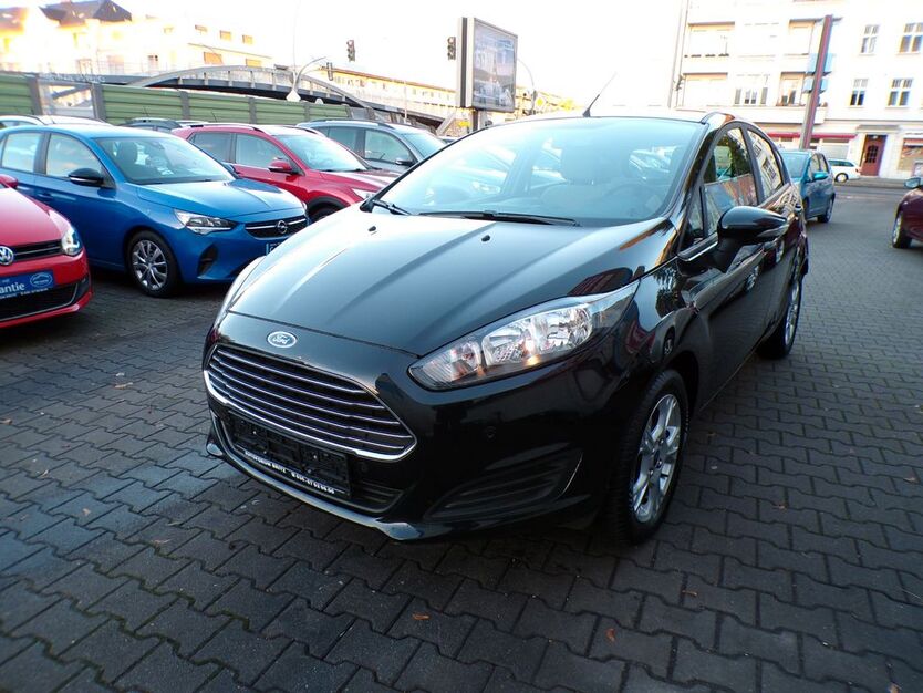 Ford Fiesta 61.000 km 6.490 € Berlin 12347