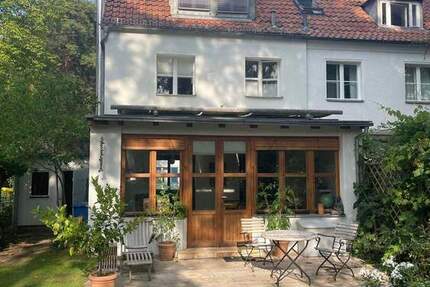 Haus Berlin Zehlendorf - 5 Zimmer, 110 m&sup2;, 2.200&euro; | Angebot:25700343