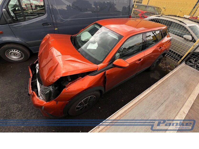 Peugeot 2008 1.2 PureTech 100 Active Pack*Unfall* 21.200 km 6.380 € Berlin 13187