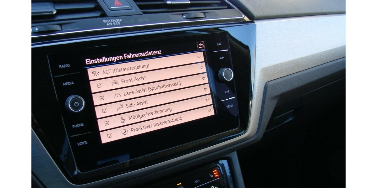 VW Touran 1.5TSI Comfortline 7-Sitzer ACC Standheizun 18.601 km 31.980 &euro; Falkensee 14612