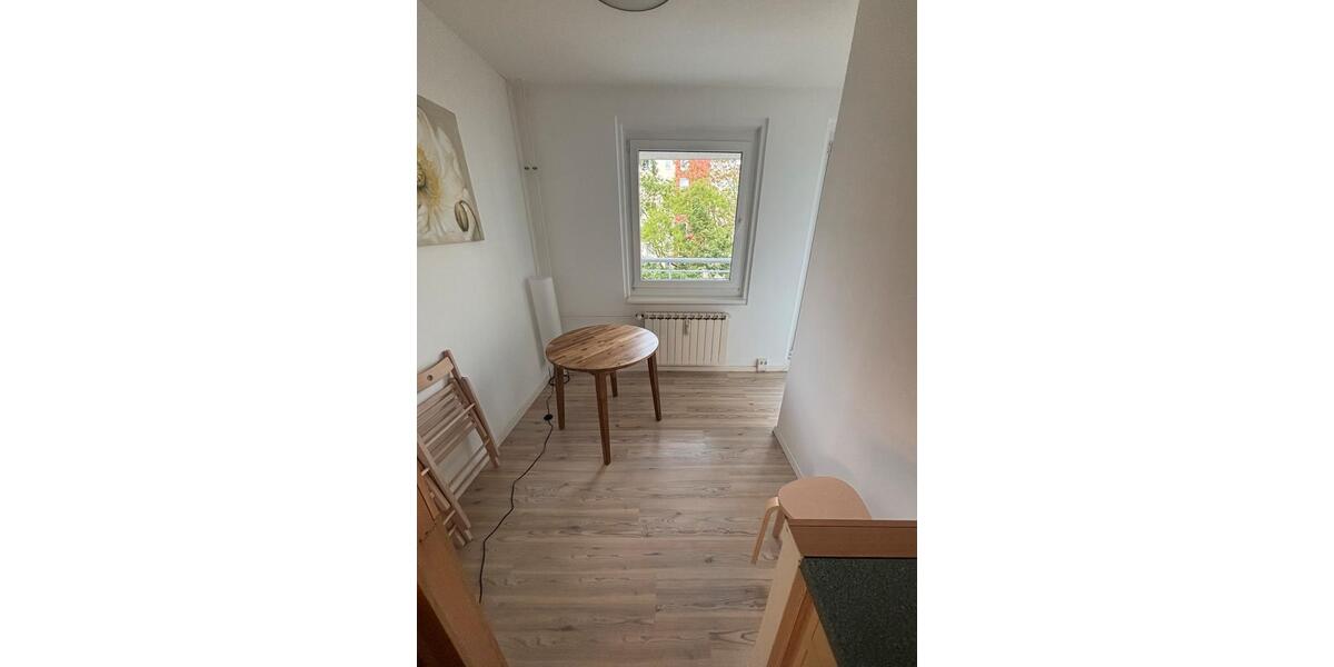 Etagenwohnung Berlin Lichtenberg - 5 Zimmer, 11 m&sup2;, 550&euro; | Angebot:26553790