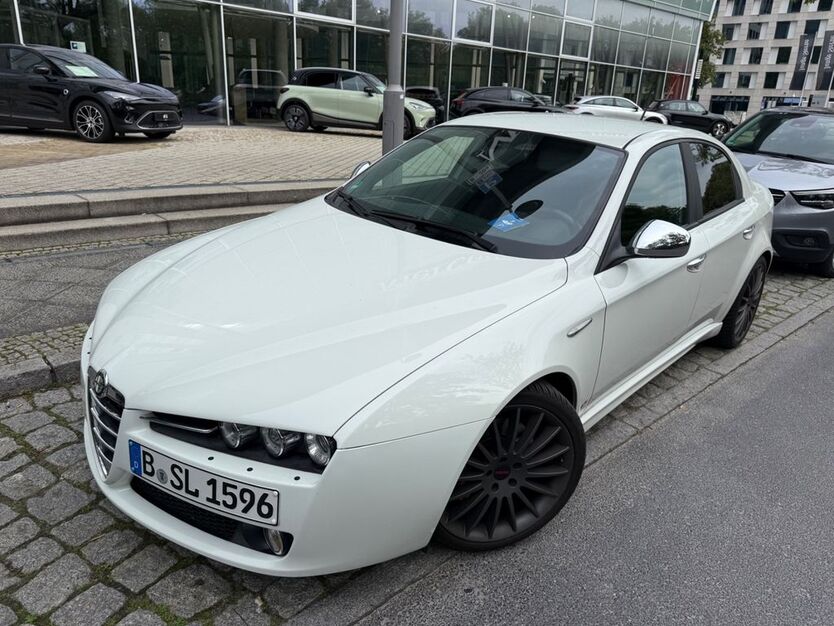 Alfa Romeo 159 121.000 km 11.998 € Berlin 13581