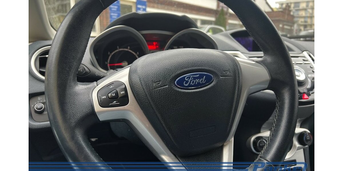 Ford Fiesta Titanium*Keyless*PDC*LED*Tel.*Chrom*GAS* 178.353 km 4.290 &euro; Berlin 13187