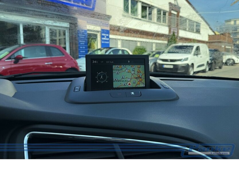 Peugeot 5008 1.6 155 THP Family plus*7Sitz*HUD*Pano*NAV* 143.915 km 7.980 € Berlin 13187