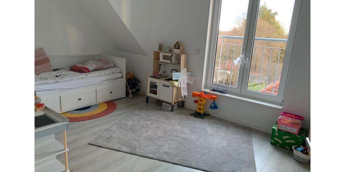 Dachgeschoßwohnung Brieselang - 3 Zimmer, 80 m&sup2;, 1.200&euro; | Angebot:25932795