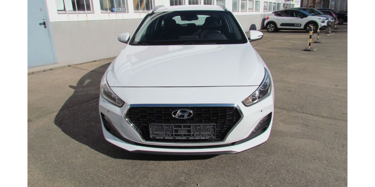 Hyundai i30 98.400 km 14.600 &euro; Berlin 13156