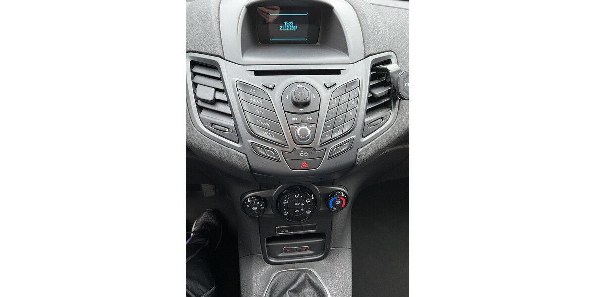 Ford Fiesta 104.950 km 5.200 &euro; Berlin 10178