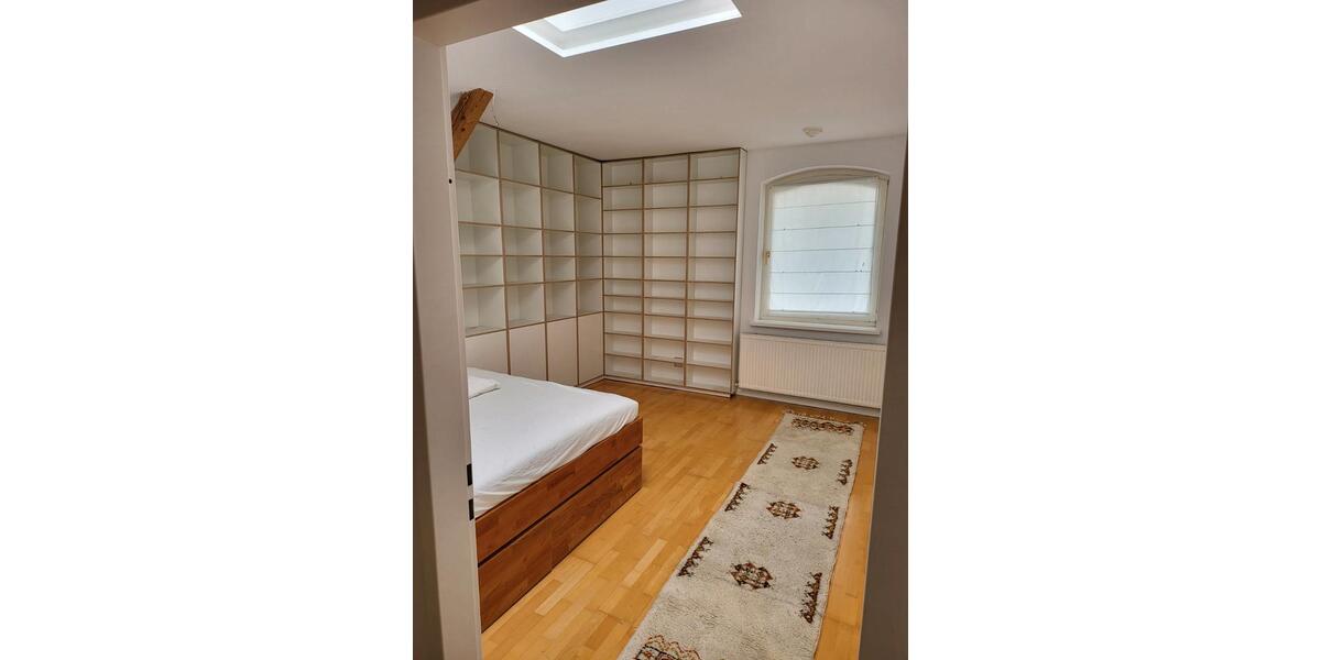 Dachgeschoßwohnung Berlin Steglitz-Zehlendorf - 4 Zimmer, 136 m&sup2;, 2.980&euro; | Angebot:26298973