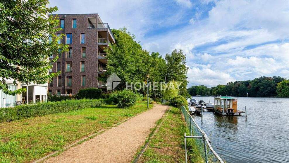 Moderne 2-Zimmer-Wohnung mit Balkon in erstklassiger Wasserlage und Blick auf die Spree 2 zimmer