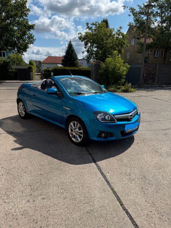 Opel Tigra 180.487 km 1.999 € Berlin 13156
